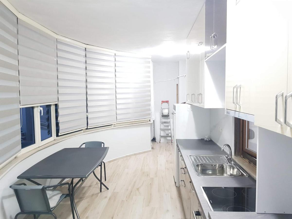 Arli'S House Between The Centre And New Pazar Tirana Exterior foto